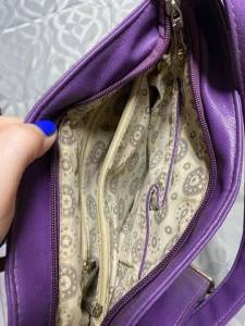 Bolsa Feminina De Couro Usada Cor Uva ?