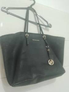 Vendo Bolsa Michael Kors De Barbada S 195 Reais