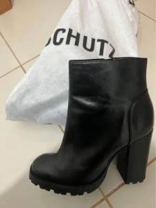 Vendo Bota Schutz