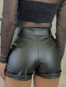 Short Preto De Couro