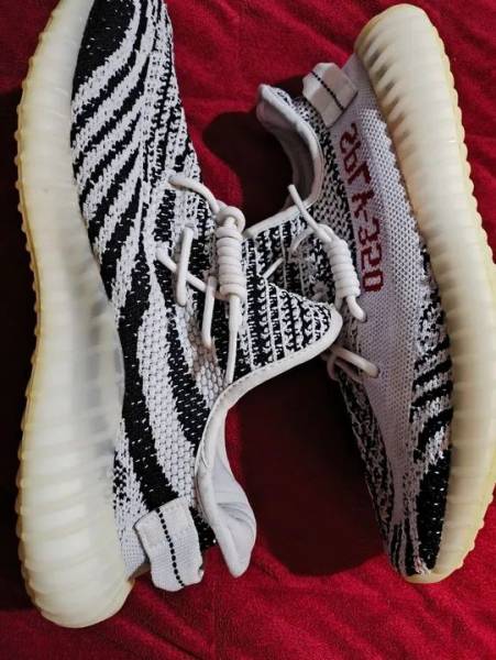 Tnis Adidas Yeezy Boost 350 Zebra