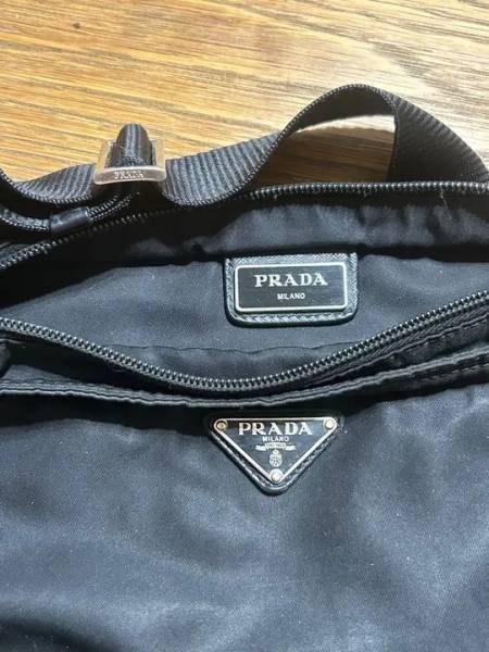 Bolsa Prada Tiracolo Preta (prada)