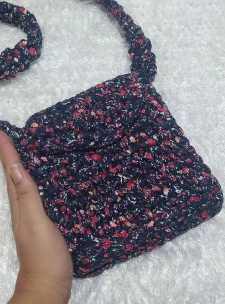 Bolsa De Croch Floral Em Fio De Malha