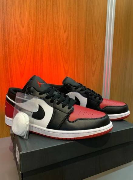 Air Jordan 1 Low Bred Toe