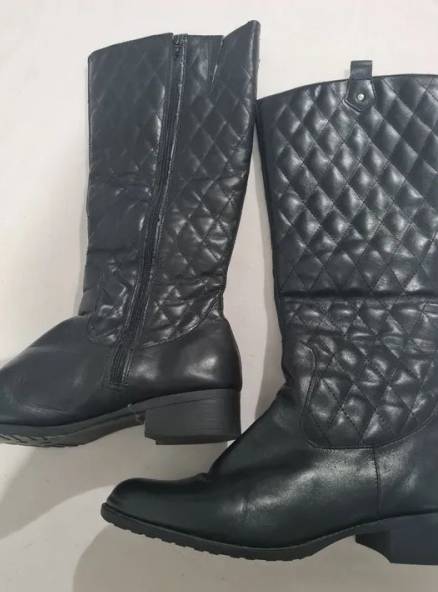 2 Botas Cano Alto Semi Nova Pouco Usadas