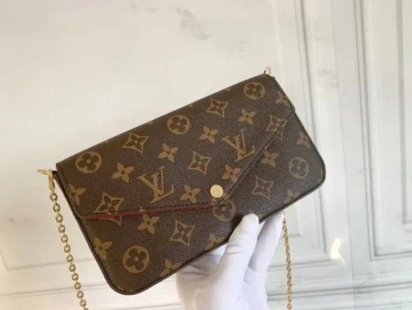 Bolsa Louis Vuitton Flicie Pochette