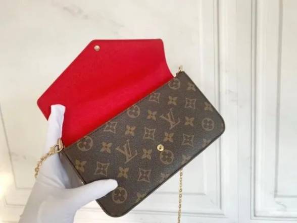 Bolsa Louis Vuitton Flicie Pochette