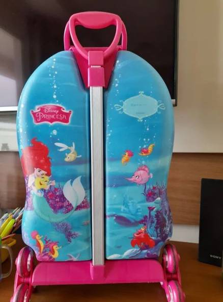 Mochila Escolar Infantil  De Rodinhas Disney Princesas Ariel Em Eva Maxtoy