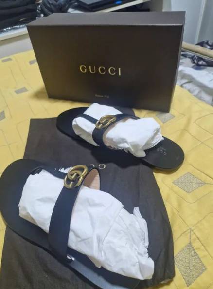 Sandalia Rasteira Gucci Genuna.