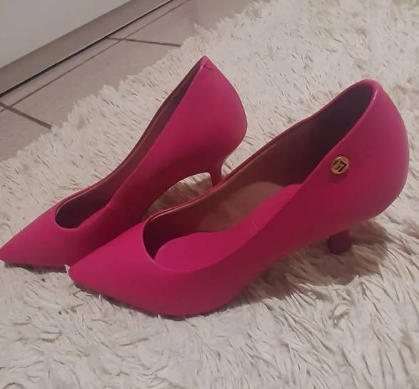 Sapatos De Salto Rosa